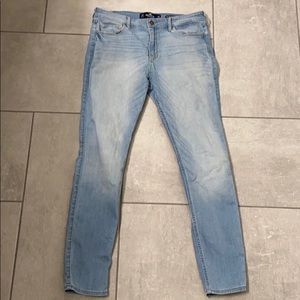Hollister Jeans. High rise. Super skinny